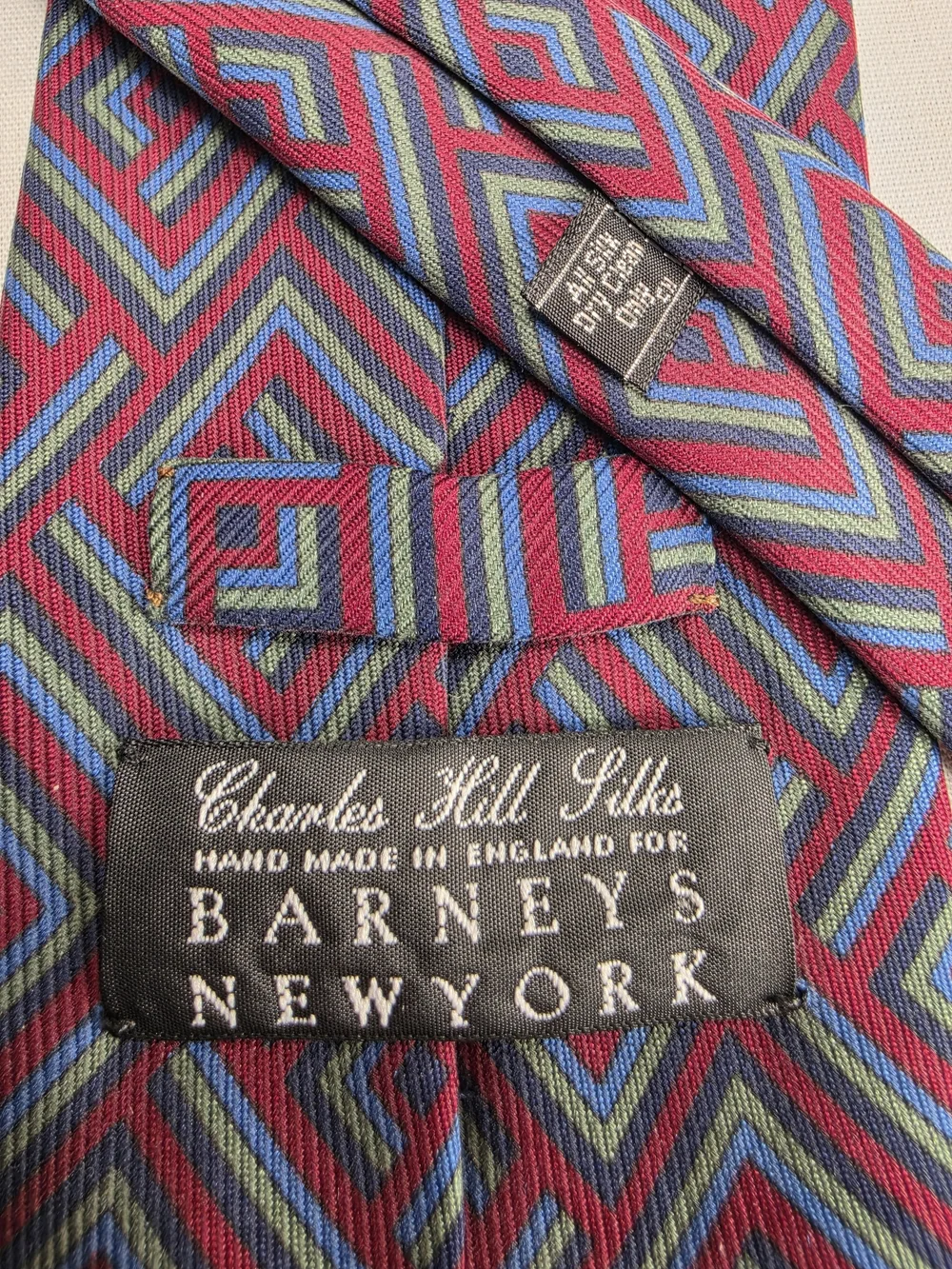 Barneys New York Geometric Silk Tie Handmade in England Red Blue 58x3.75